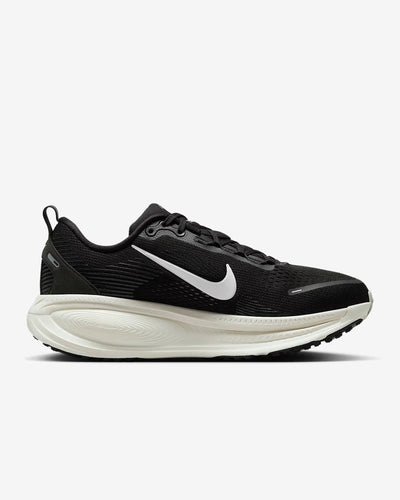 Nike Vomero 18 Black & White